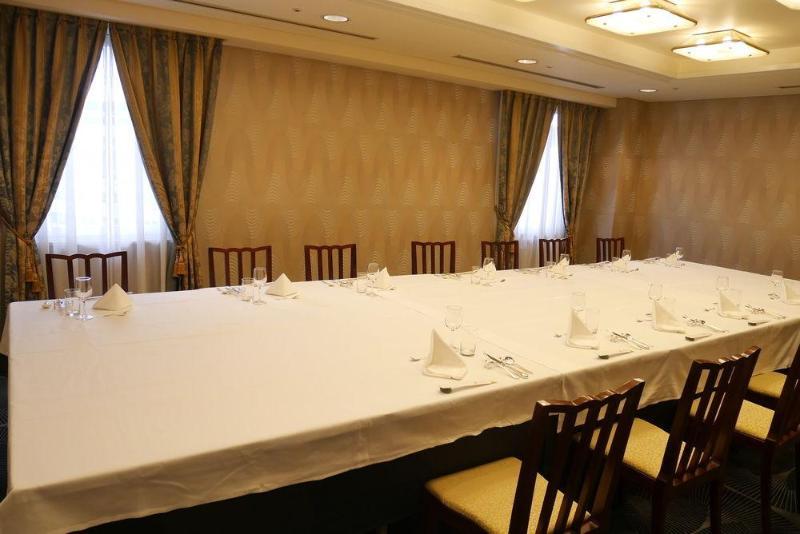 Hotel Yokohama Garden Экстерьер фото
