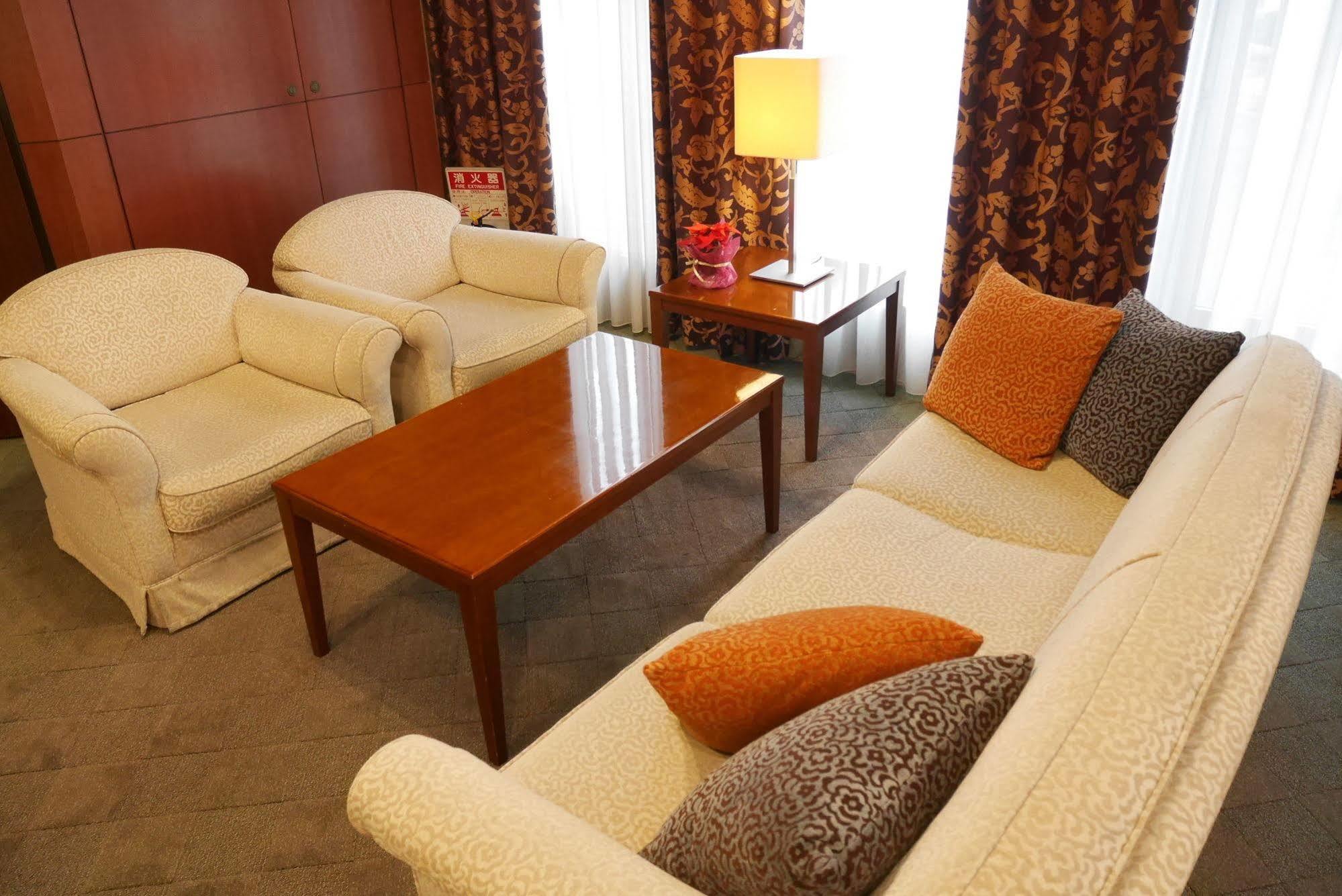 Hotel Yokohama Garden Экстерьер фото